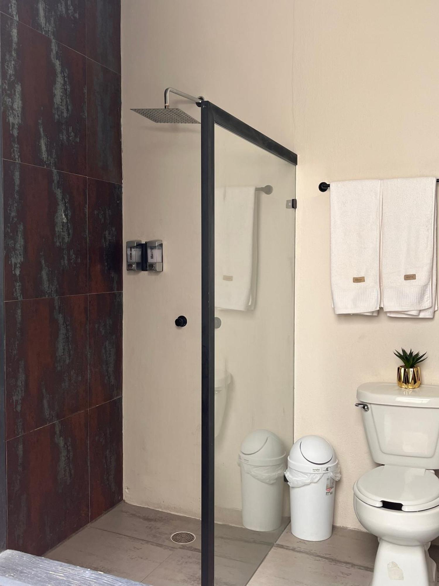 Aura Hotel B&B Tlaquepaque Екстер'єр фото