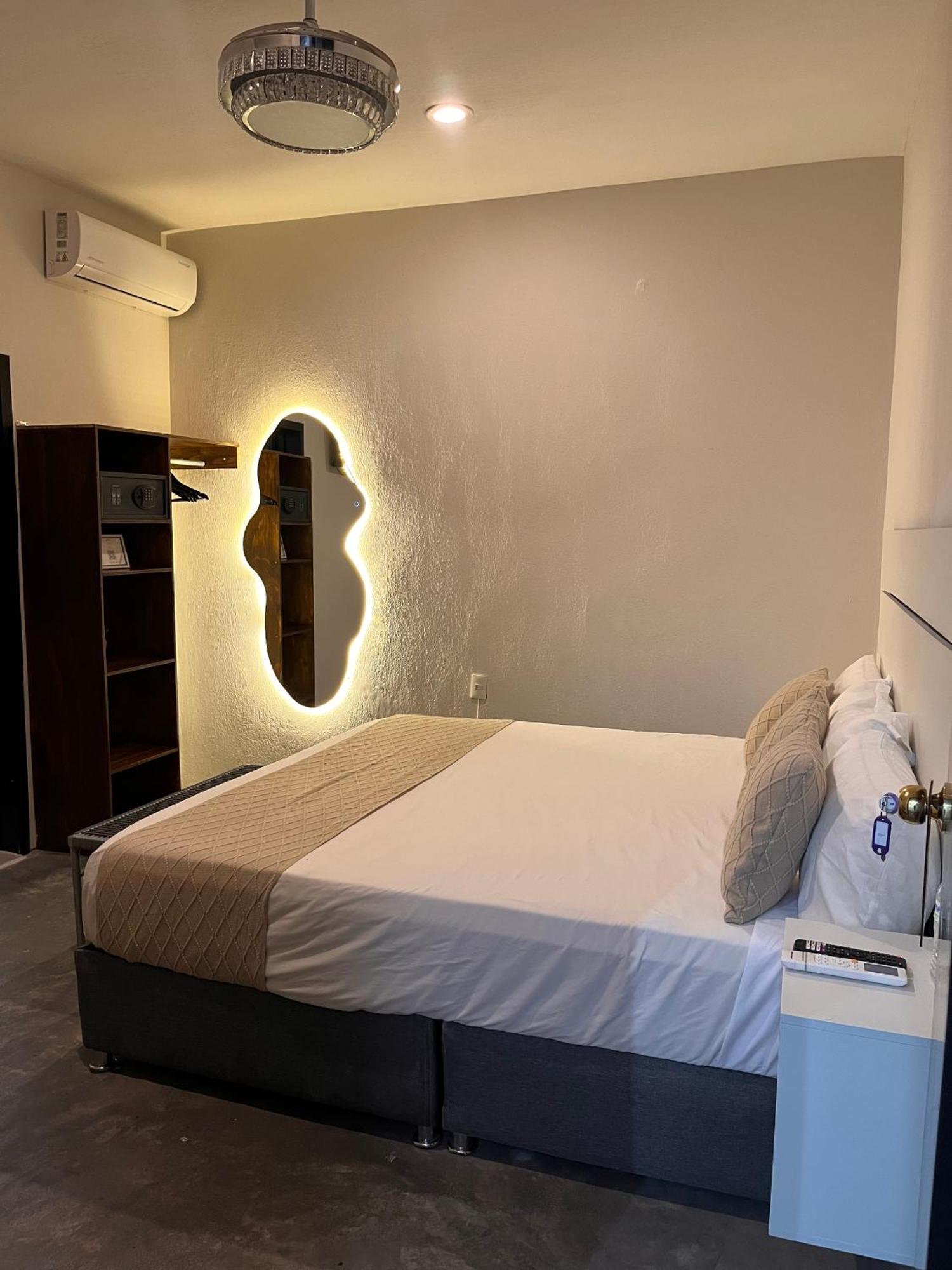 Aura Hotel B&B Tlaquepaque Екстер'єр фото